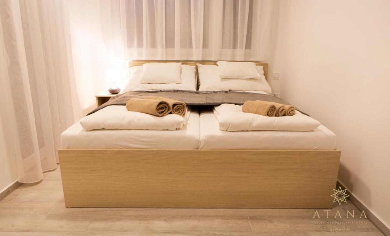 Atana Luxury Apartments Siofok Bagian luar foto